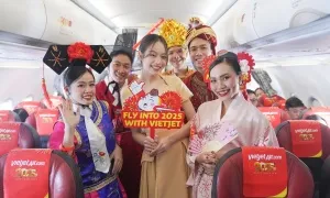 Đón năm mới, giao lưu văn hóa ở độ cao 10.000 m