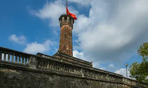 Cột cờ Hà Nội có tên gọi khác là gì?