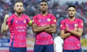 Công An Hà Nội lên thứ ba V-League