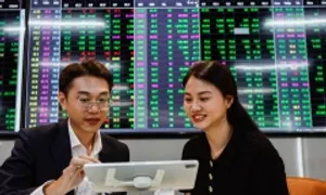 VN-Index lập đỉnh 3 năm VN-Index lập đỉnh 3 năm