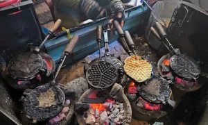 Hàng bánh dừa 30 năm chỉ dân địa phương mới biết ở Phú Yên