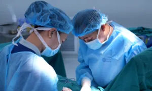 Chậm phát hiện xoắn, bé trai hoại tử một tinh hoàn Chậm phát hiện xoắn, bé trai hoại tử một tinh hoàn