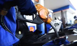 Đề xuất giảm tiếp thuế môi trường với xăng dầu hết 2026