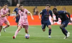 Báo Tây Ban Nha ám chỉ 11 cầu thủ Real không bằng Messi