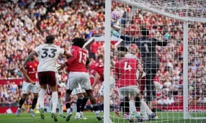 Keane: 'Man Utd quá mềm yếu' Keane: 'Man Utd quá mềm yếu'