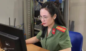 Những đêm trắng bên ô cửa sổ sáng đèn của nữ thiếu tá lập trình Những đêm trắng bên ô cửa sổ sáng đèn của nữ thiếu tá lập trình