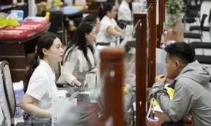 'Có tình trạng cán bộ lợi dụng chính sách nghỉ hưu trước tuổi' 'Có tình trạng cán bộ lợi dụng chính sách nghỉ hưu trước tuổi'