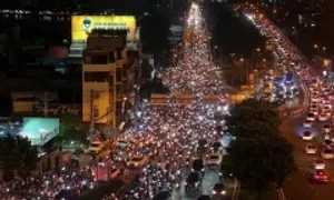 Chật vật vì ùn tắc trầm trọng ở cửa ngõ phía đông TP HCM Chật vật vì ùn tắc trầm trọng ở cửa ngõ phía đông TP HCM