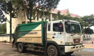 Xe chở rác tông học sinh lớp 6 tử vong trong sân trường Xe chở rác tông học sinh lớp 6 tử vong trong sân trường