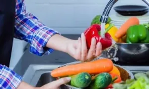 7 sai lầm rửa rau củ có thể gây hại sức khỏe 7 sai lầm rửa rau củ có thể gây hại sức khỏe