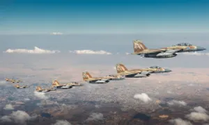 Israel tấn công cảng do Houthi kiểm soát