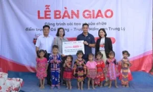 Bàn giao lớp học mới cho trẻ em vùng biên Thanh Hóa