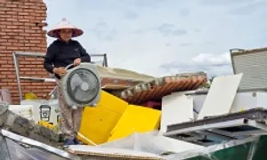 Dọn dẹp sau bão Bualoi Dọn dẹp sau bão Bualoi