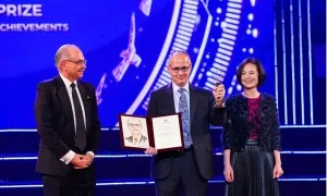 Chủ nhân Nobel Hóa học từng nhận giải thưởng VinFuture