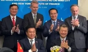 Liên kết 'lò luyện' Phố Wall đào tạo nhân sự cho Trung tâm tài chính Liên kết 'lò luyện' Phố Wall đào tạo nhân sự cho Trung tâm tài chính