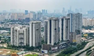 2 tỷ đồng, mua chung cư rộng ở Bình Dương cũ hay căn nhỏ tại trung tâm TP HCM?