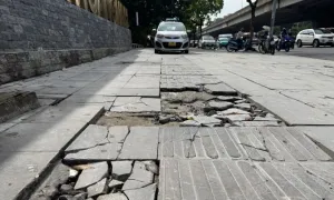 Vỉa hè Hà Nội xuống cấp